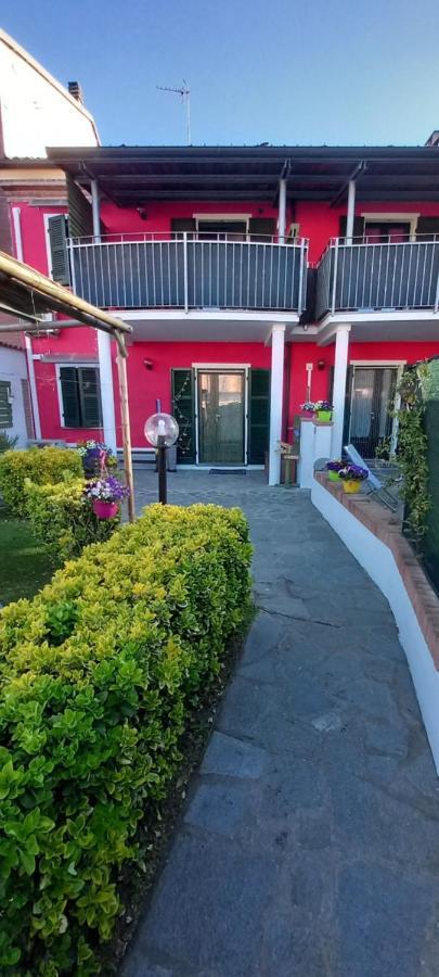 Casa Appartamento Vacanze La Fermata Delle Rondini Castello di Annone Екстериор снимка