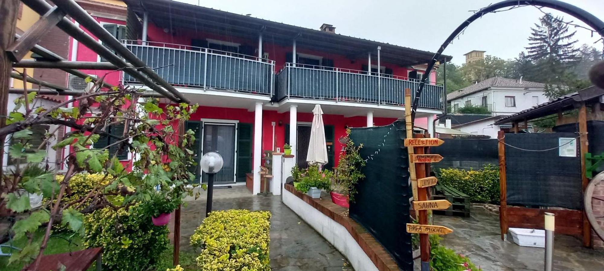 Casa Appartamento Vacanze La Fermata Delle Rondini Castello di Annone Екстериор снимка